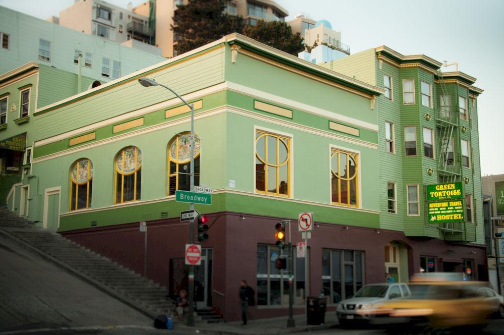 Green Tortoise Hostel Сан-Франциско Экстерьер фото